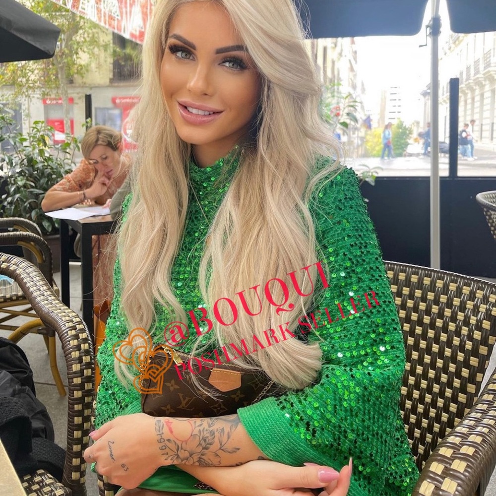 BLOGGERS FAV ZARA HIGH COLLAR GREEN SEQUINS TOP